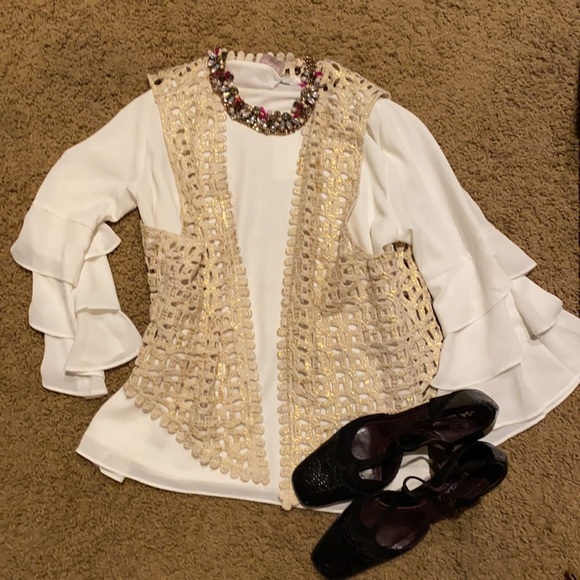 EUC Chico’s Ivory and Gold Open Front Vest Size Chico’s 1 or Medium - Picture 1 of 6
